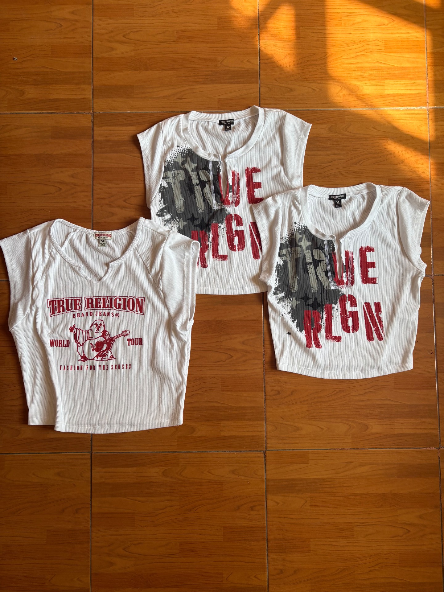 Crop Top True Religion Blanco Rib Gráfico Y2K